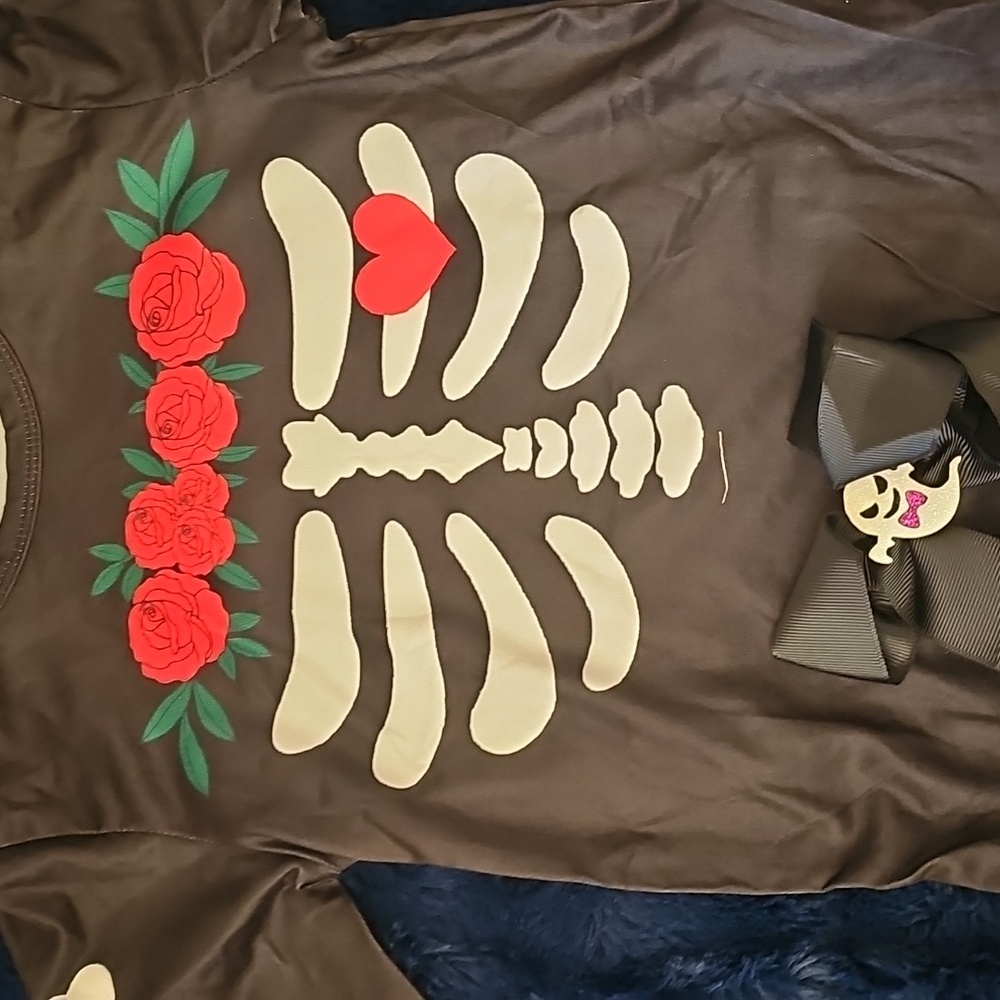 Kids Skeleton Costume with Red Floral Accents - Picture 5 of 8